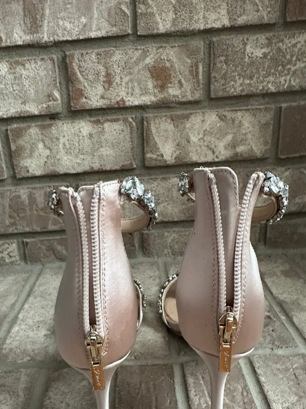 Badgley Mischka Champayne 3" heel with Silver Jewels size 7 - Picture 4 of 7